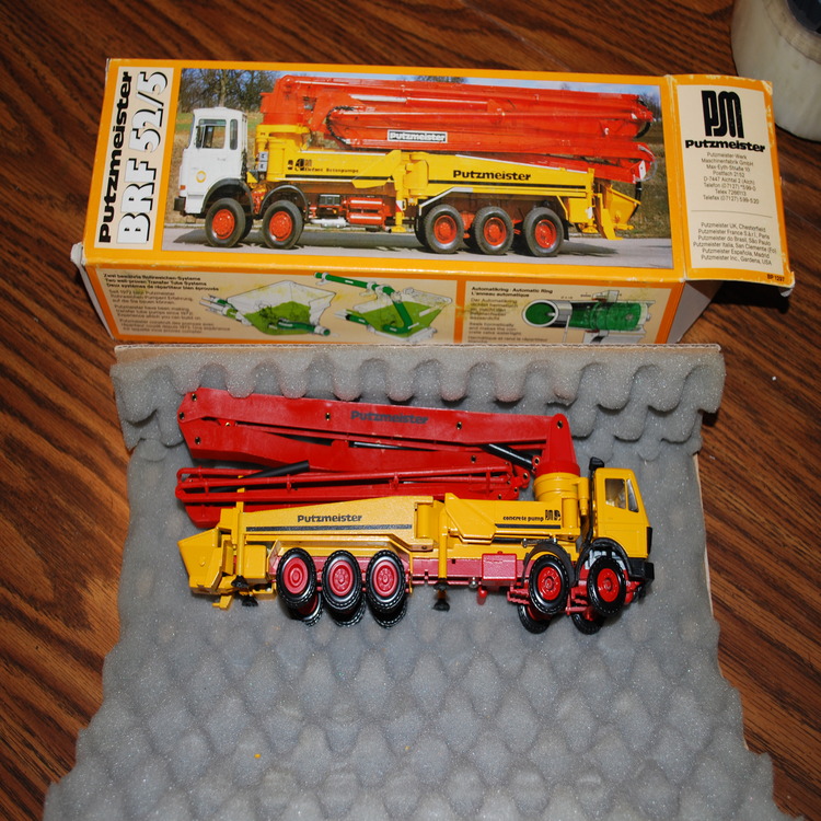 Mercedes putzmeister pump 5 axle